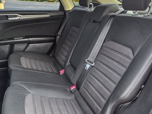 Used 2020 Ford Fusion SE image 20