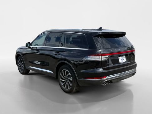 Used 2025 Lincoln Aviator AWD image 3