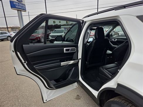 Certified 2022 Ford Explorer XLT w/ Equipment Group 202A image 24