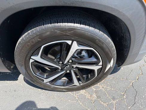 Used 2021 Chevrolet TrailBlazer RS w/ Sun and Liftgate Package AWD/4WD image 7