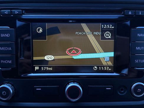 Used 2012 Volkswagen Golf TDI image 11