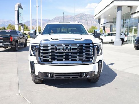 Used 2024 GMC Sierra 3500 Denali Ultimate image 9