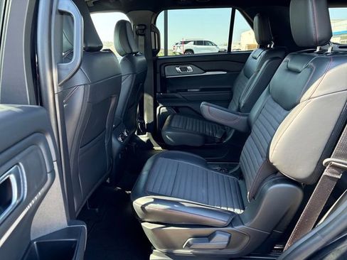 Used 2026 Ford Explorer ST-Line w/ ST-Line Street Pack AWD/4WD image 24