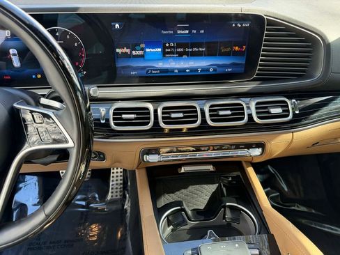 Used 2024 Mercedes-Benz GLS 580 4MATIC image 21