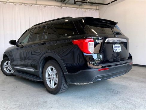 Used 2021 Ford Explorer XLT image 5