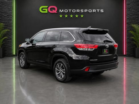 Used 2018 Toyota Highlander XLE AWD/4WD image 5