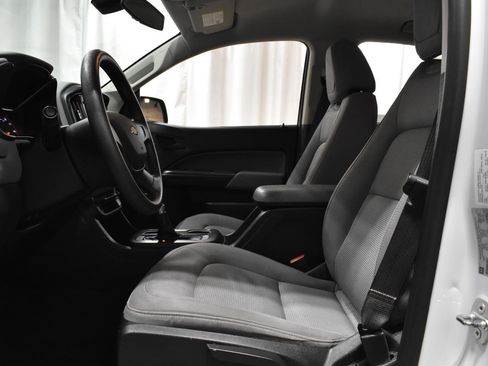 Used 2022 Chevrolet Colorado W/T image 3