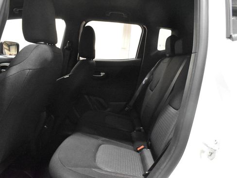 Used 2021 Jeep Renegade Latitude AWD/4WD image 9