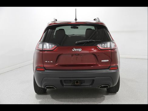Used 2019 Jeep Cherokee Latitude Plus w/ Cold Weather Group AWD/4WD image 20