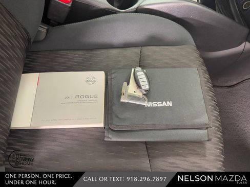 Used 2017 Nissan Rogue SV w/ Sun & Sound Touring Package image 51