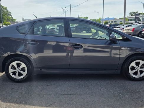 Used 2014 Toyota Prius Three FWD image 4