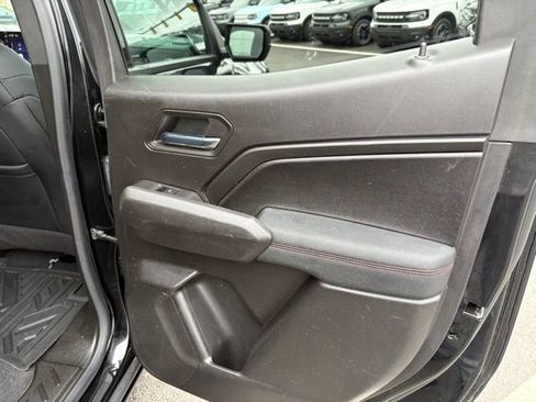 Used 2023 Chevrolet Colorado Z71 w/ Z71 Convenience Package 2 AWD/4WD image 33