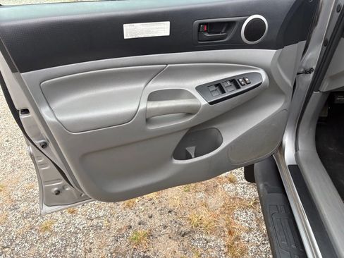 Used 2014 Toyota Tacoma 4x4 Double Cab w/ TRD Off-Road Package image 9