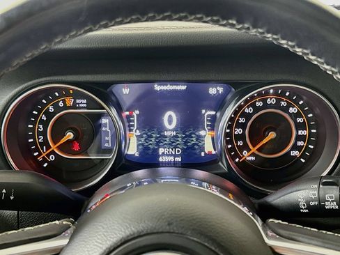 Used 2018 Jeep Wrangler Unlimited Sahara AWD/4WD image 14