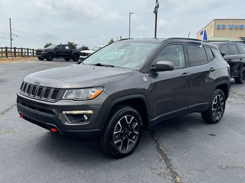 Used 2021 Jeep Compass Trailhawk AWD/4WD image 2