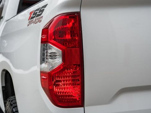 Used 2016 Toyota Tundra SR5 w/ SR5 Upgrade Package image 6