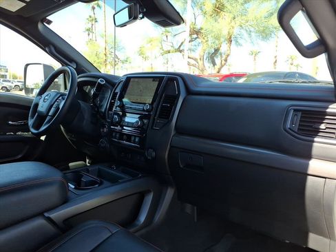 Used 2024 Nissan Titan PRO-4X w/ Pro-4x Convenience Package image 11