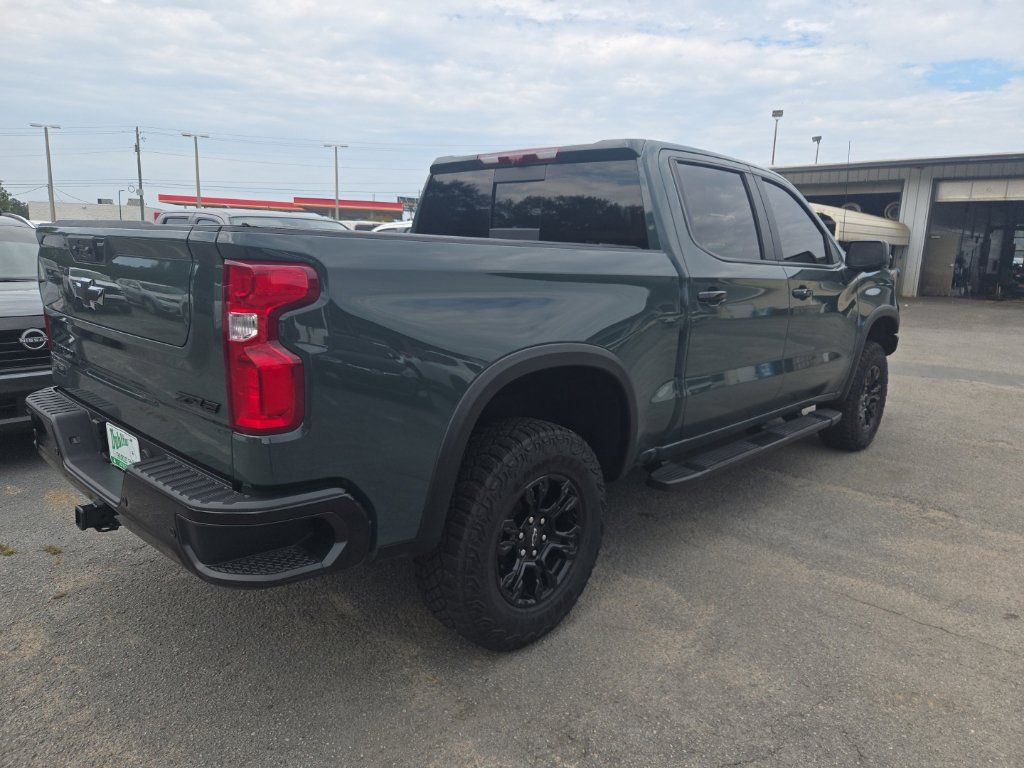 Used 2026 Chevrolet Silverado 1500 ZR2 w/ Dark Appearance Package AWD/4WD image 4