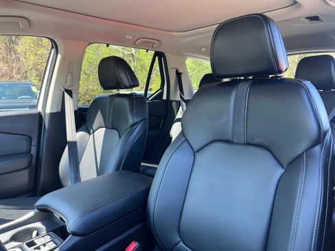 Used 2023 Honda Pilot Touring image 14