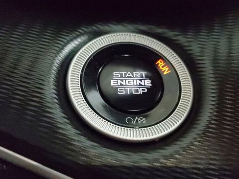 Used 2025 Jeep Grand Cherokee Altitude image 27