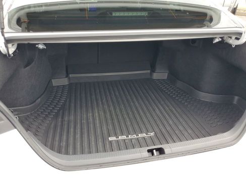 Used 2025 Toyota Camry LE image 28