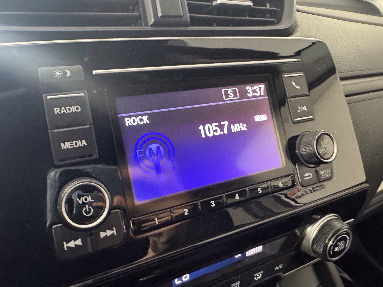 Used 2021 Honda CR-V LX image 17