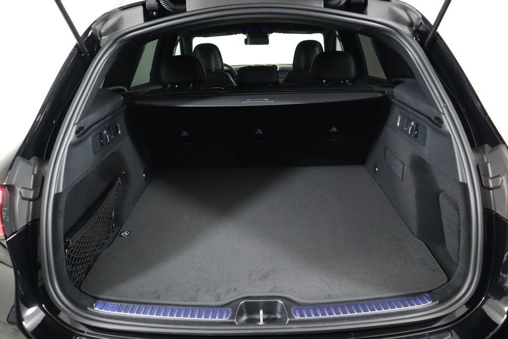 Used 2025 Mercedes-Benz GLC 300 image 28