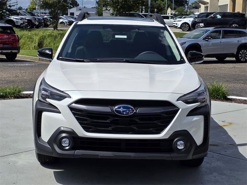 Certified 2025 Subaru Outback Premium image 2