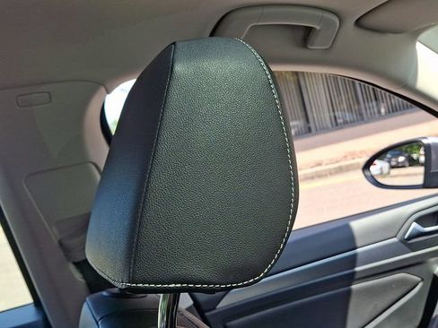 Certified 2024 Volkswagen Jetta SE w/ Panoramic Sunroof Package FWD image 13