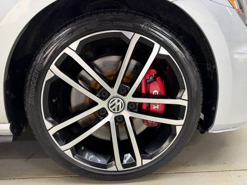 Used 2017 Volkswagen GTI Sport FWD image 29