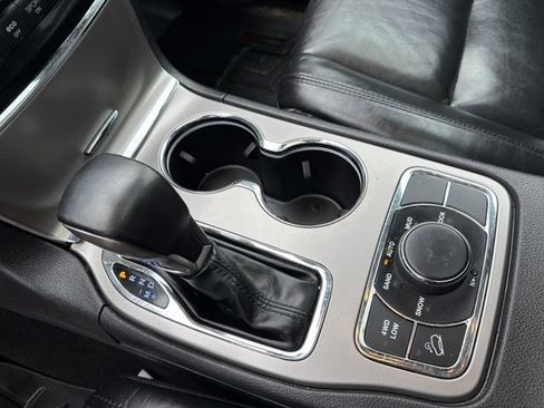 Used 2022 Jeep Grand Cherokee Limited image 26