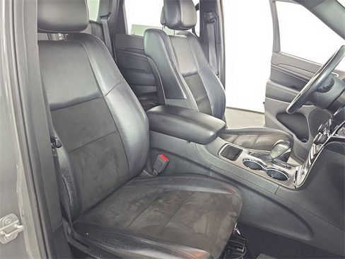 Used 2020 Jeep Grand Cherokee Altitude image 21