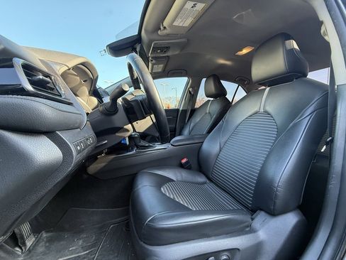 Used 2021 Toyota Camry SE image 10