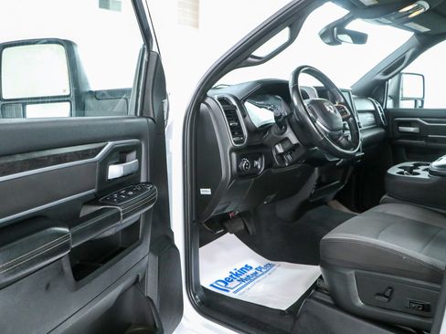 Used 2024 RAM 2500 Big Horn AWD/4WD image 3