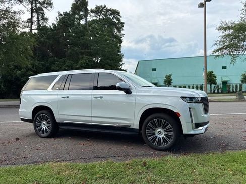 Used 2022 Cadillac Escalade ESV Premium Luxury AWD/4WD image 2