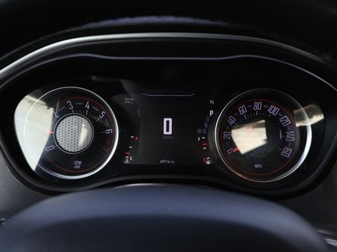 Used 2021 Dodge Challenger SXT w/ Driver Convenience Group image 12