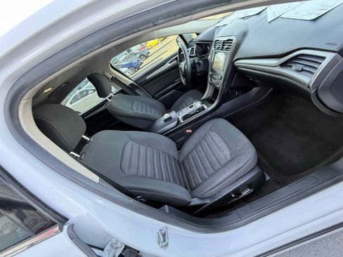 Used 2018 Ford Fusion SE w/ Fusion SE Technology Package FWD image 38