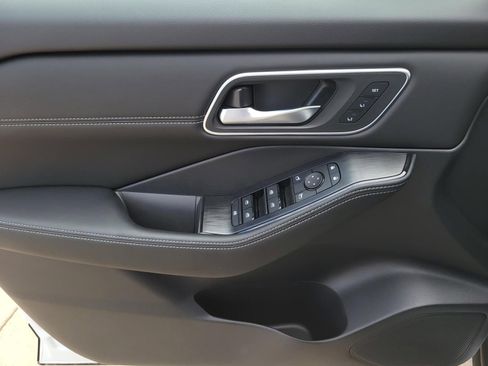 New 2026 Nissan Rogue Platinum AWD/4WD image 19
