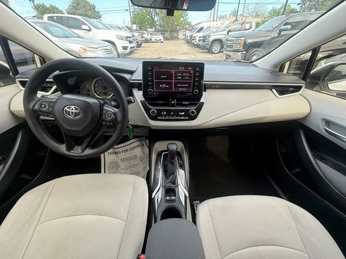 Used 2021 Toyota Corolla LE image 9