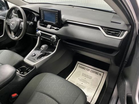 Used 2022 Toyota RAV4 XLE image 3
