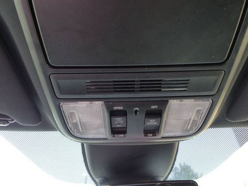 Used 2024 Honda Odyssey Sport image 38