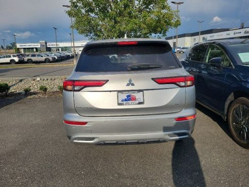 Used 2022 Mitsubishi Outlander SE AWD/4WD image 4