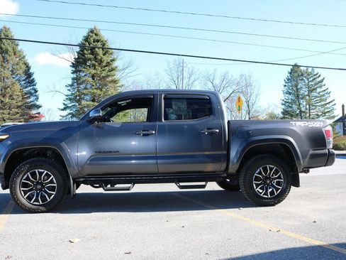 Used 2023 Toyota Tacoma TRD Sport image 8