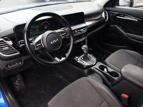 Certified 2024 Kia Seltos S image 12