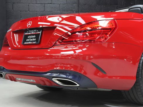 Used 2017 Mercedes-Benz SL 550 image 14