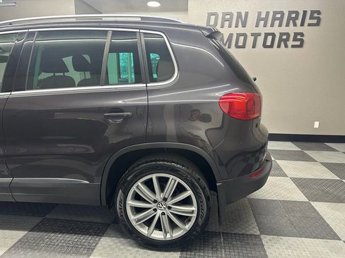 Used 2016 Volkswagen Tiguan SE image 12