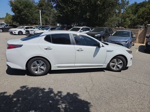 Used 2016 Kia Optima Hybrid w/ Hybrid Convenience Package FWD image 6