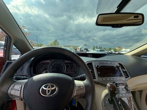 Used 2011 Toyota Venza AWD image 11