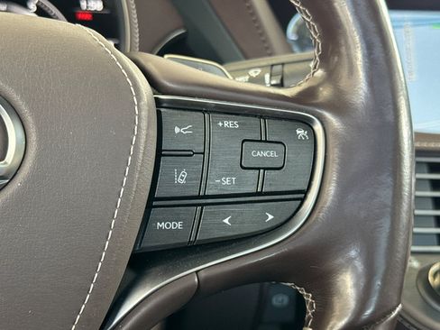 Used 2019 Lexus LS 500 w/ Interior Upgrade Package RWD image 31
