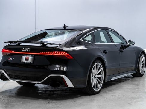 Used 2023 Audi RS 7 Sportback w/ RS 7 Executive Package image 7